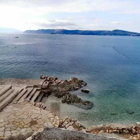 Mobile Aurora Apartman Selce